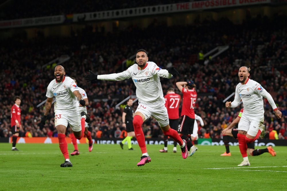  埃弗顿最后时刻绝平保级成功  